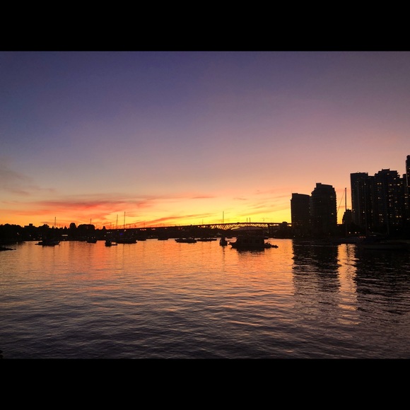 Meet your Posher, Stephanie - Picture 1 of 1